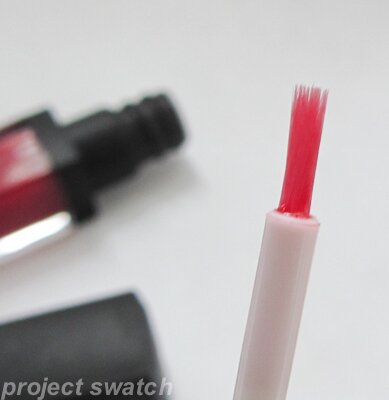 ELF Glossy Gloss applicator