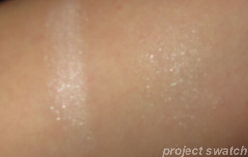 Essence Beauty Beats Swaaag highlighter swatch-2