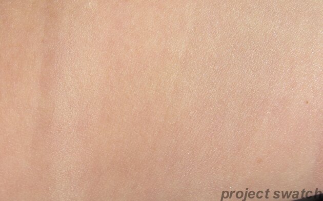 Hourglass Diffused Light Swatch